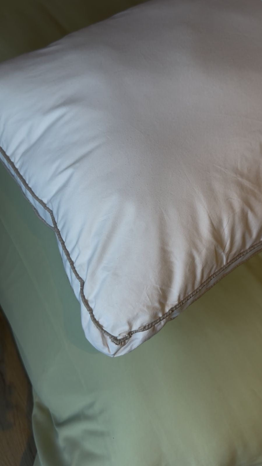 Signature Hotel Pillow