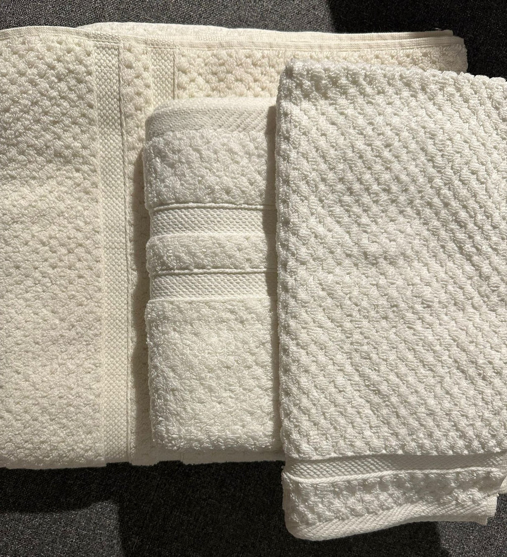 3-Piece | Ivory Signature Towel | 850GSM