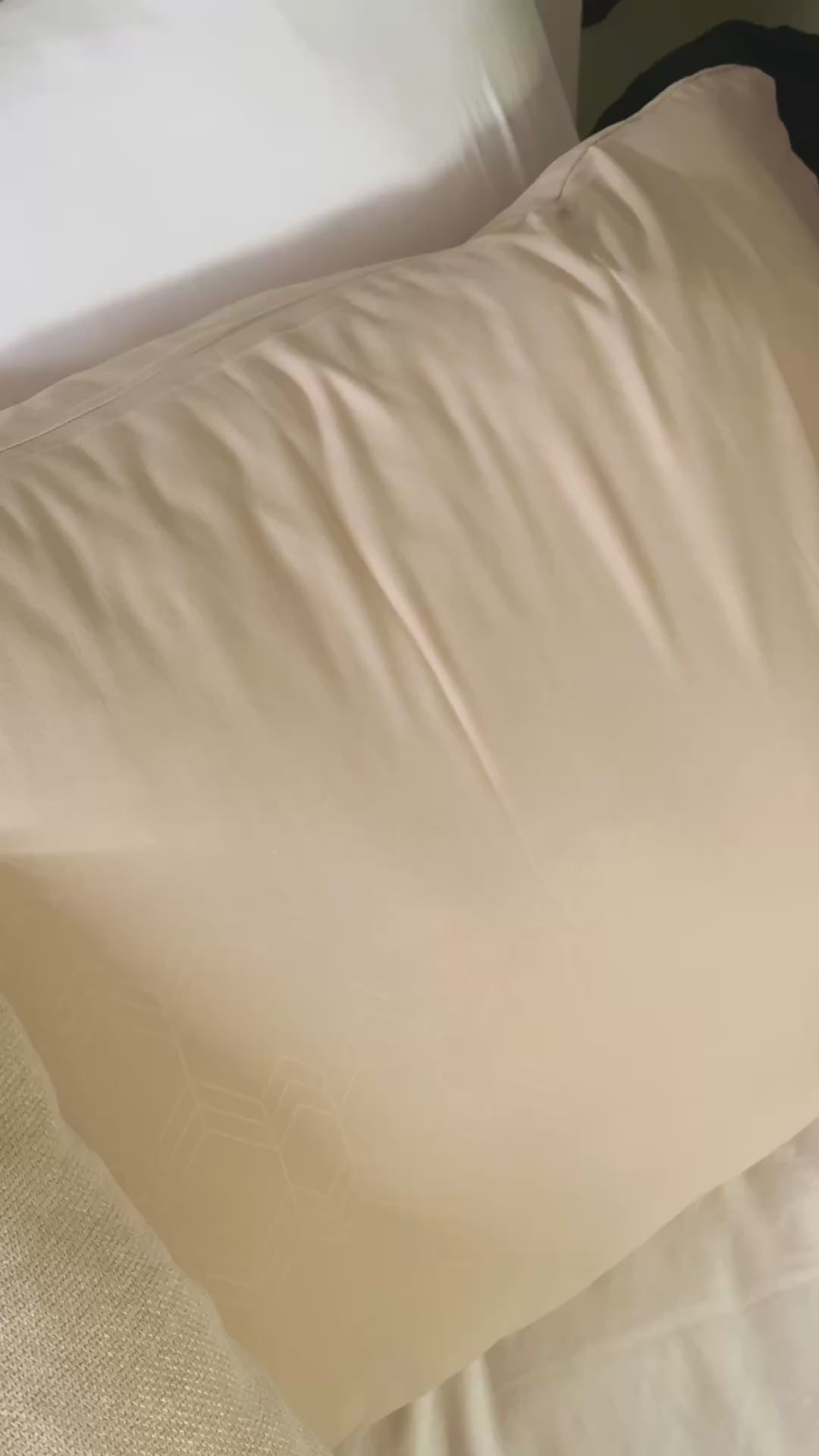 Load video: Video banner