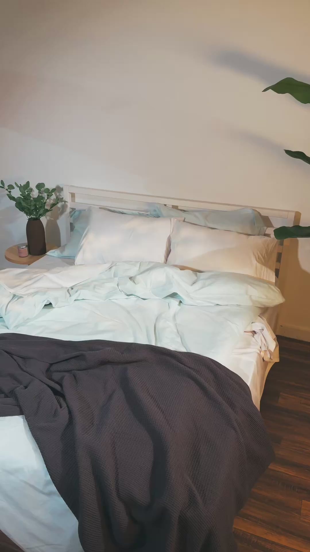 Load video: Video banner